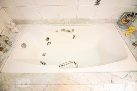 Banheira de casa de condomínio à venda com 3 quartos, 408m² em Adalgisa, Osasco
