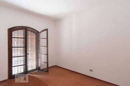 Casa à venda com 130m², 3 quartos e 2 vagasSuíte
