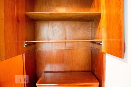 Guarda Roupa Quarto 1 de apartamento para alugar com 3 quartos, 96m² em Jardim das Laranjeiras, São Paulo