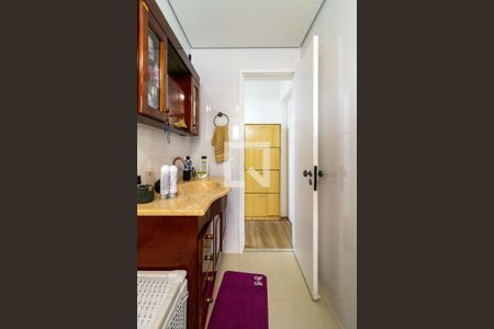 Apartamento à venda com 90m², 2 quartos e 1 vaga Apartamento à venda com 90m², 2 quartos e 1 vagaBanheiro