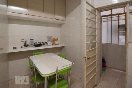 Cozinha de apartamento para alugar com 2 quartos, 120m² em Higienópolis, São Paulo
