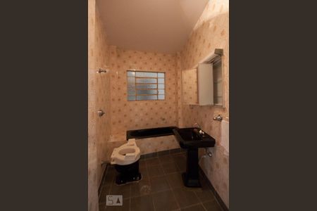 Banheiro de apartamento para alugar com 2 quartos, 120m² em Higienópolis, São Paulo