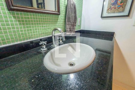 Casa à venda com 400m², 4 quartos e 4 vagasBanheiro da Suíte 1