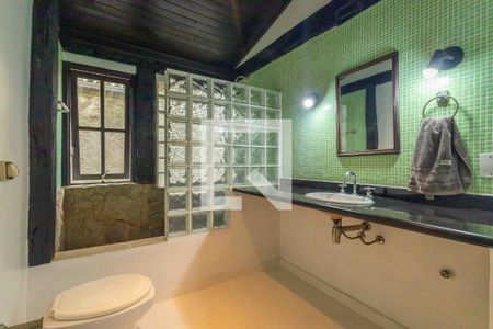 Casa à venda com 400m², 4 quartos e 4 vagasBanheiro da Suíte 1