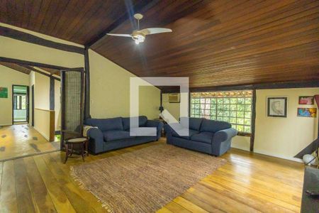 Casa à venda com 400m², 4 quartos e 4 vagasSala Privativa