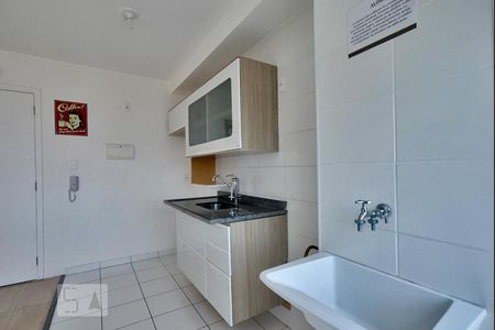 Cozinha de apartamento para alugar com 1 quarto, 33m² em Água Branca, São Paulo