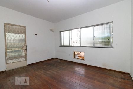 Casa à venda com 216m², 1 quarto e sem vaga Casa à venda com 216m², 1 quarto e sem vagaSuíte