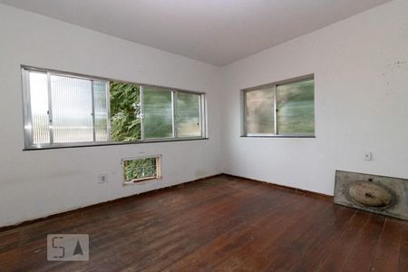Casa à venda com 216m², 1 quarto e sem vaga Casa à venda com 216m², 1 quarto e sem vagaSuíte