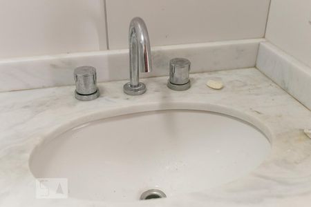 Banheiro - Torneira de apartamento para alugar com 1 quarto, 41m² em Rio Branco, Porto Alegre