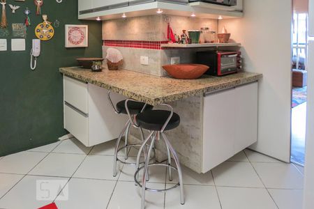 Cozinha de apartamento à venda com 3 quartos, 105m² em Cidade São Francisco, São Paulo