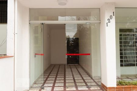 Casa para alugar com 220m², 3 quartos e 1 vaga Casa para alugar com 220m², 3 quartos e 1 vagaHall de entrada