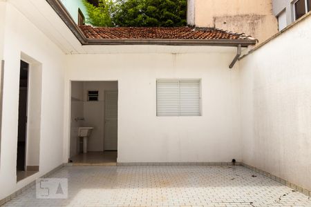 Casa para alugar com 220m², 3 quartos e 1 vaga Casa para alugar com 220m², 3 quartos e 1 vagaQuintal