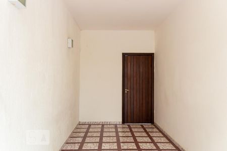 Casa para alugar com 220m², 3 quartos e 1 vaga Casa para alugar com 220m², 3 quartos e 1 vagaHall de entrada