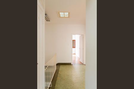 Casa para alugar com 220m², 3 quartos e 1 vaga Casa para alugar com 220m², 3 quartos e 1 vagaCorredor