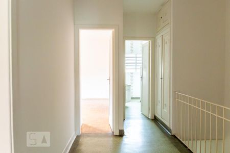 Casa para alugar com 220m², 3 quartos e 1 vaga Casa para alugar com 220m², 3 quartos e 1 vagaCorredor