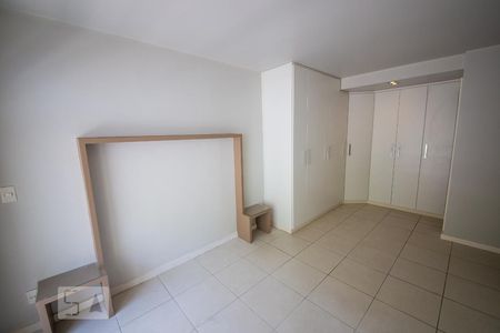Suíte de apartamento à venda com 2 quartos, 84m² em São Francisco, Niterói