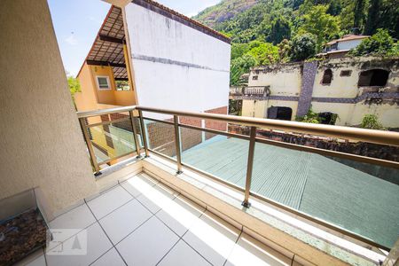 Apartamento à venda com 84m², 2 quartos e 1 vagaVaranda da suíte