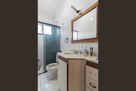 Banheiro de apartamento à venda com 1 quarto, 54m² em Vila Alzira, Santo André