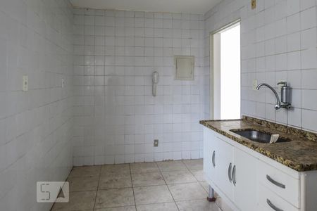 Cozinha de apartamento para alugar com 2 quartos, 53m² em Jardim D’abril, São Paulo