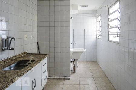 Cozinha e Área de Serviço de apartamento para alugar com 2 quartos, 53m² em Jardim D’abril, São Paulo