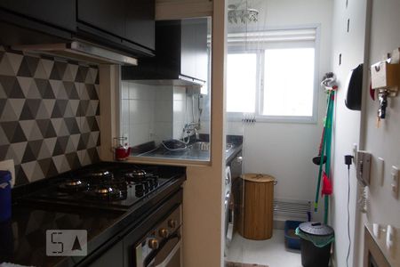 Cozinha de apartamento para alugar com 1 quarto, 55m² em Alto da Lapa, São Paulo