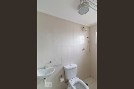 Apartamento para alugar com 95m², 3 quartos e 2 vagas Apartamento para alugar com 95m², 3 quartos e 2 vagasBanheiro de Serviço