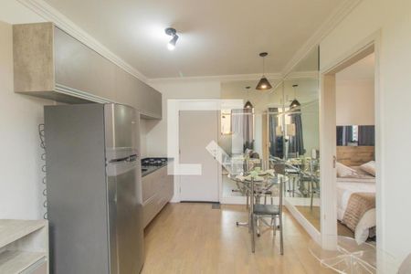 Sala/Cozinha de apartamento para alugar com 1 quarto, 28m² em Rebouças, Curitiba