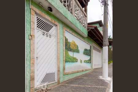 Casa à venda com 114m², 2 quartos e 2 vagasFachada