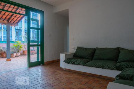 Apartamento para alugar com 225m², 4 quartos e 1 vaga Apartamento para alugar com 225m², 4 quartos e 1 vagaSala 2