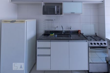 Cozinha de apartamento para alugar com 1 quarto, 36m² em Água Branca, São Paulo