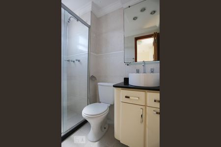 Apartamento à venda com 70m², 3 quartos e 2 vagas Apartamento à venda com 70m², 3 quartos e 2 vagasBanheiro da Suíte