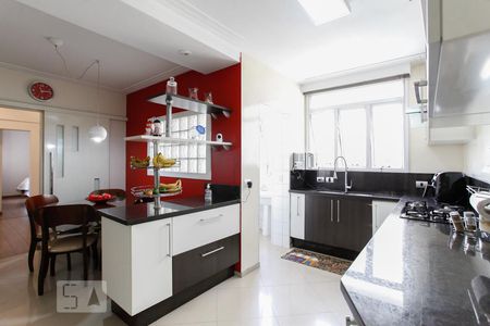Apartamento à venda com 140m², 3 quartos e 2 vagasCozinha