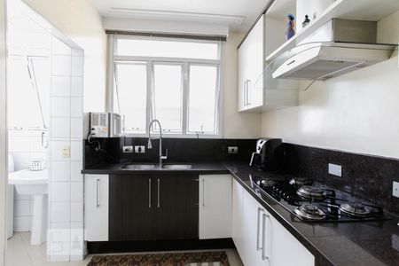 Apartamento à venda com 140m², 3 quartos e 2 vagasCozinha