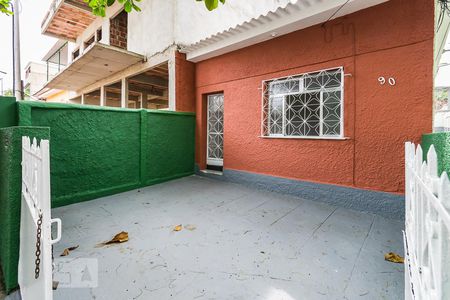 Casa para alugar com 65m², 1 quarto e 1 vaga Casa para alugar com 65m², 1 quarto e 1 vagaVaranda da frente e garagem