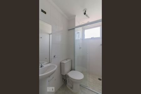 Banheiro de apartamento para alugar com 2 quartos, 55m² em Vila Milton, Guarulhos