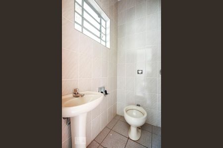 Casa à venda com 137m², 2 quartos e 8 vagasBanheiro 3