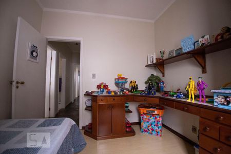 Casa à venda com 190m², 4 quartos e 3 vagasquarto 2