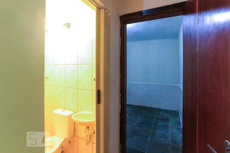 Entrada Banheiro de casa para alugar com 1 quarto, 40m² em Água Funda, São Paulo