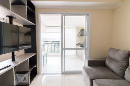 Sala - entrada da varanda de kitnet/studio para alugar com 1 quarto, 38m² em Jardim Flor da Montanha, Guarulhos