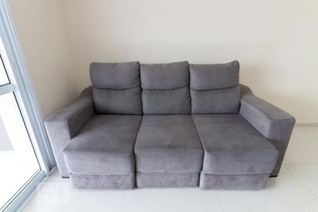 Sala - sofá de kitnet/studio para alugar com 1 quarto, 38m² em Jardim Flor da Montanha, Guarulhos