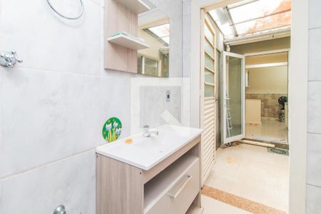 Banheiro de apartamento à venda com 1 quarto, 50m² em Partenon, Porto Alegre