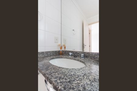 Apartamento à venda com 68m², 2 quartos e 2 vagasBanheiro Social