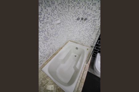 Apartamento para alugar com 105m², 3 quartos e 2 vagas Apartamento para alugar com 105m², 3 quartos e 2 vagasBanheiro da Suíte