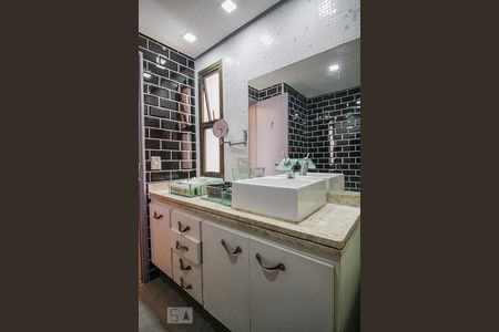 Apartamento para alugar com 105m², 3 quartos e 2 vagas Apartamento para alugar com 105m², 3 quartos e 2 vagasBanheiro da Suíte