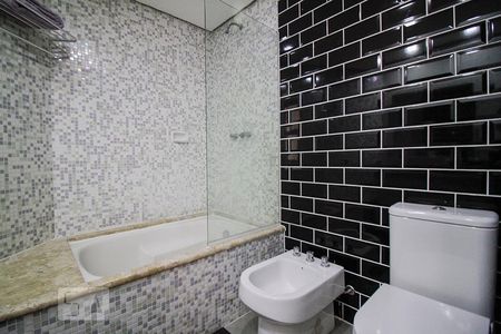 Apartamento para alugar com 105m², 3 quartos e 2 vagas Apartamento para alugar com 105m², 3 quartos e 2 vagasBanheiro da Suíte