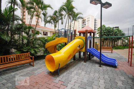 Apartamento para alugar com 105m², 3 quartos e 2 vagas Apartamento para alugar com 105m², 3 quartos e 2 vagasPlayground