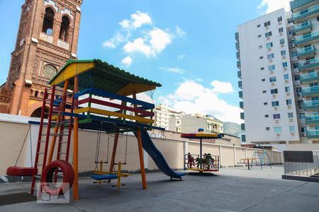 Apartamento para alugar com 70m², 3 quartos e 1 vaga Apartamento para alugar com 70m², 3 quartos e 1 vagaÁrea Comum - Playground