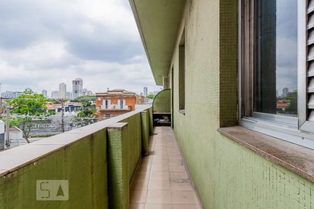 Apartamento à venda com 65m², 2 quartos e sem vagaVaranda