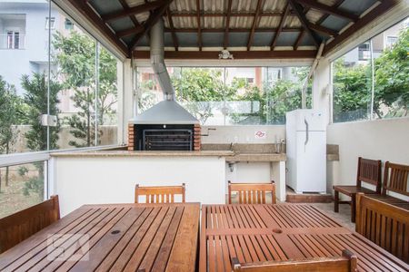 Apartamento à venda com 80m², 2 quartos e 2 vagasChurrasqueira