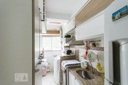 Apartamento à venda com 56m², 2 quartos e 2 vagasCozinha e Área de Serviço